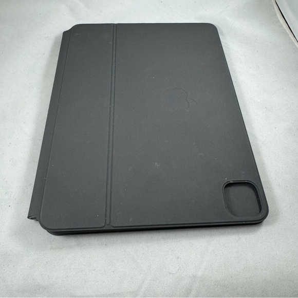 Apple Magic Keyboard for 11" iPad Pro - Black (MXQT2LLA) - Picture 5 of 7